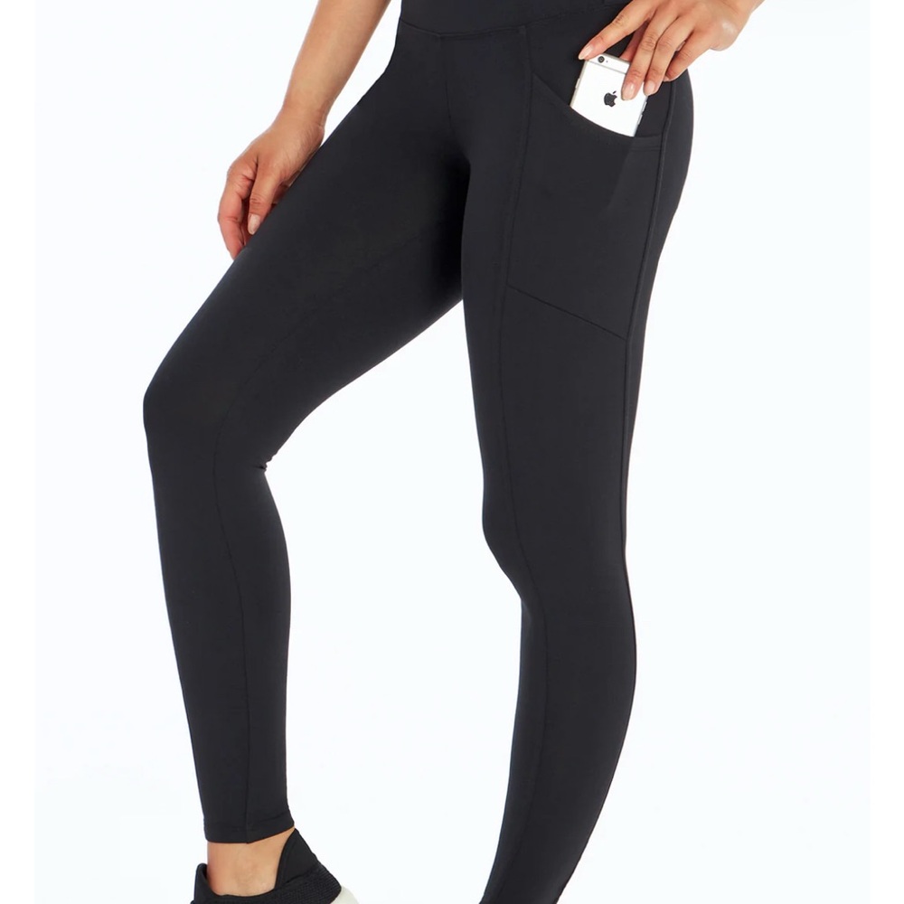Marika Black High-Waisted Leggings with Streamlined Silhouette